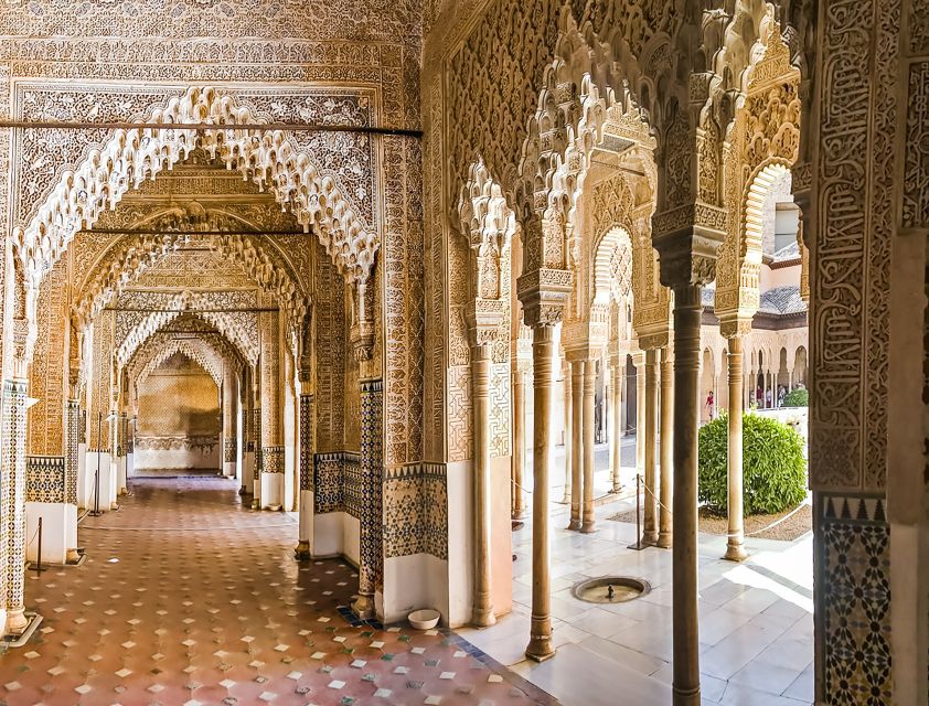 Granada: Alhambra & Nasrid Palaces Tour with Tickets - Why the Alhambra Tour Feels Worth It