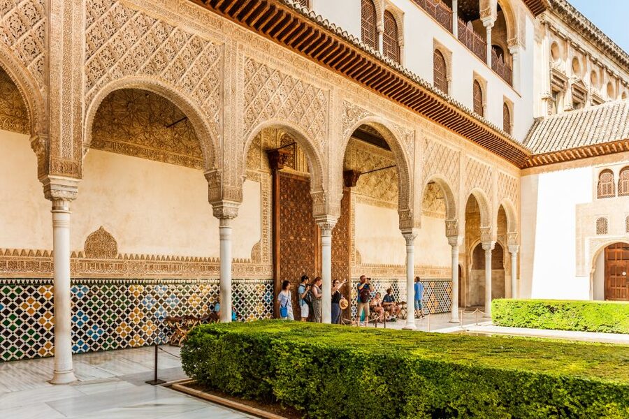 Granada: Alhambra & Nasrid Palaces Tour with Tickets - Torre de la Vela: One Photo Stop That Actually Matters