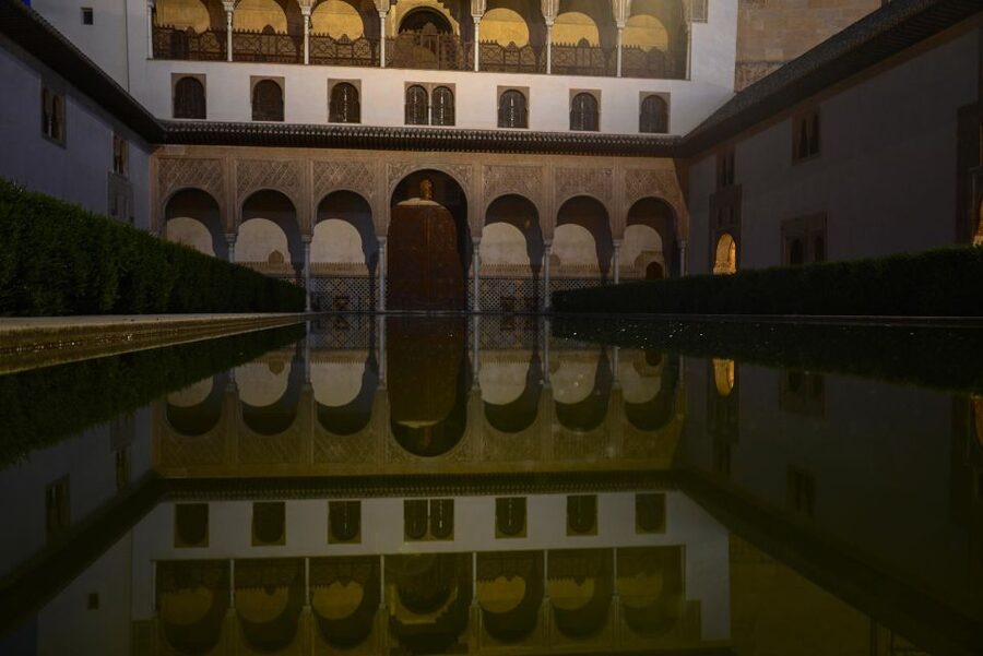 Granada: Alhambra Night Visit Entry Ticket - Timing, Meeting Point, and What to Bring