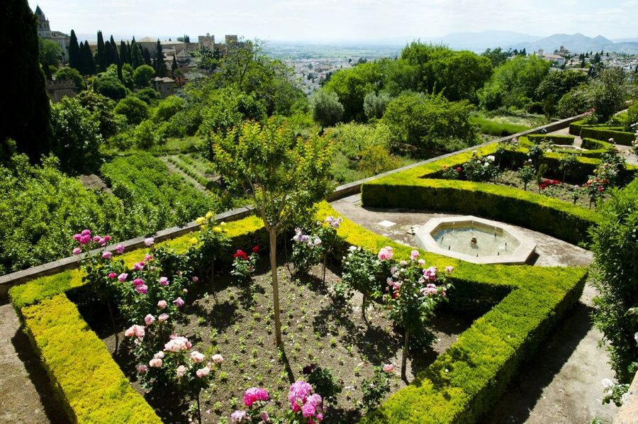 Granada: Alhambra Palace Guided Tour - Alcazaba: Where You Feel the Fortress Part