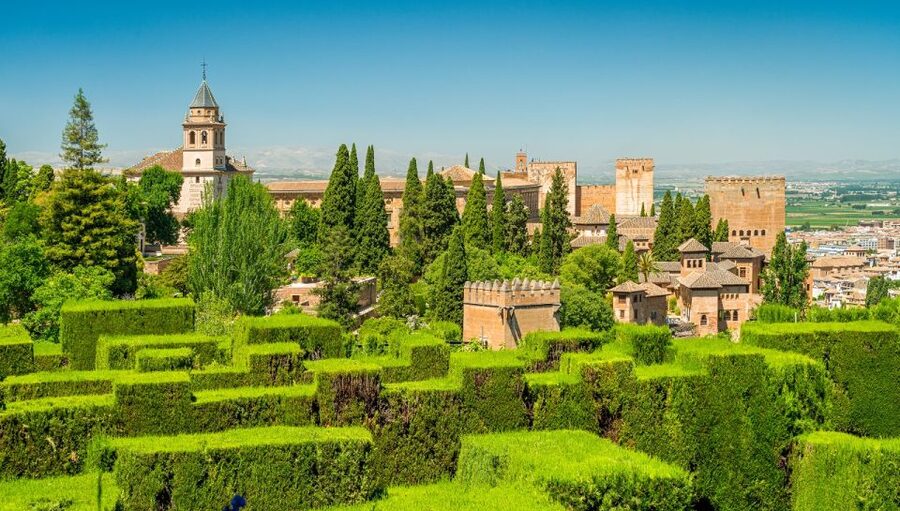 Granada: Alhambra Palace Guided Tour - Plaza de los Aljibes: A Short Photo Stop With Real Payoff