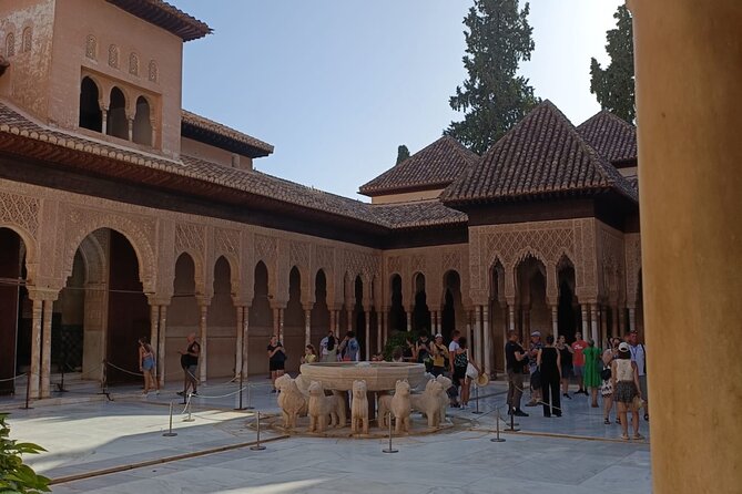 Granada : Alhambra Prestige Group Tour (VIP tickets included) - Alcazaba: The Fort-Citadel Stop People Often Underestimate