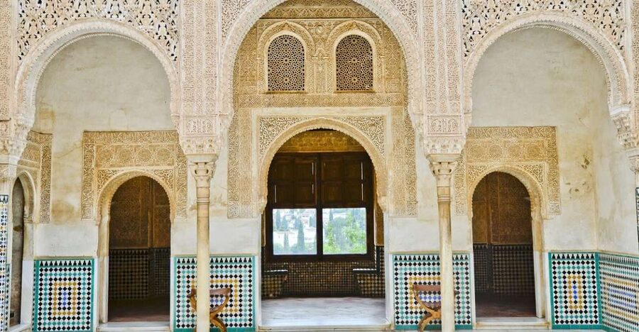 Granada: Alhambra Regular Tour - Generalife in 45 Minutes: Gardens, Calm, and a Guided Sense of Place