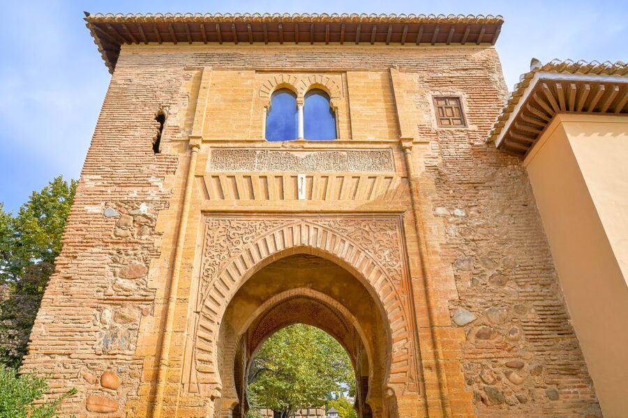 Granada: Alhambra Small Group Tour with Nasrid Palaces - Key takeaways before you go