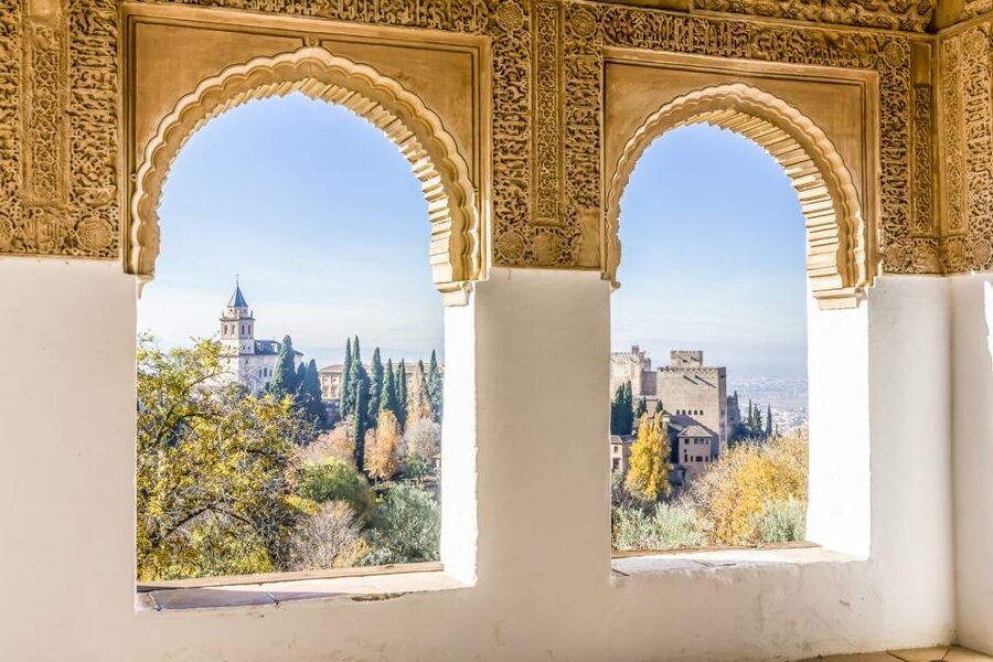 Granada: Alhambra Small Group Tour with Nasrid Palaces - When it makes sense—and when it doesn’t