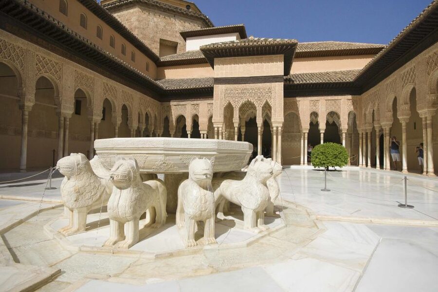 Granada: Alhambra Small Group Tour with Nasrid Palaces - Small-group perks that make 3 hours feel personal