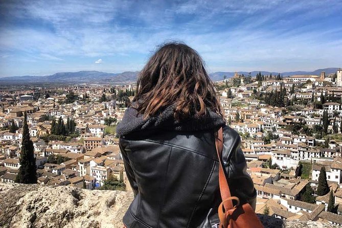 Granada and Albaicin: Wine and Tapas Tour - Albayzín lanes, Santa Ana, and the story of past worship