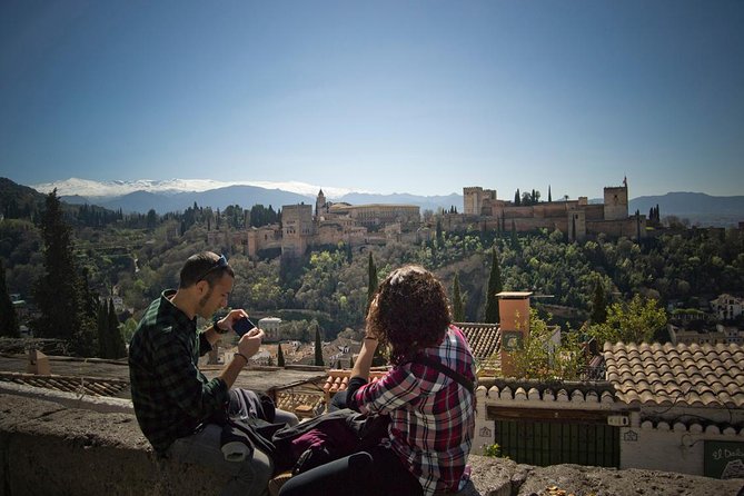 Granada and Albaicin: Wine and Tapas Tour - Plaza Nueva and the Royal Chancery vibe before tapas