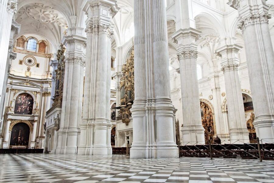 Granada: Cathedra&Royal Chapel & Albaicín skip the line Tour - Skip-the-line access for the Cathedral and Royal Chapel