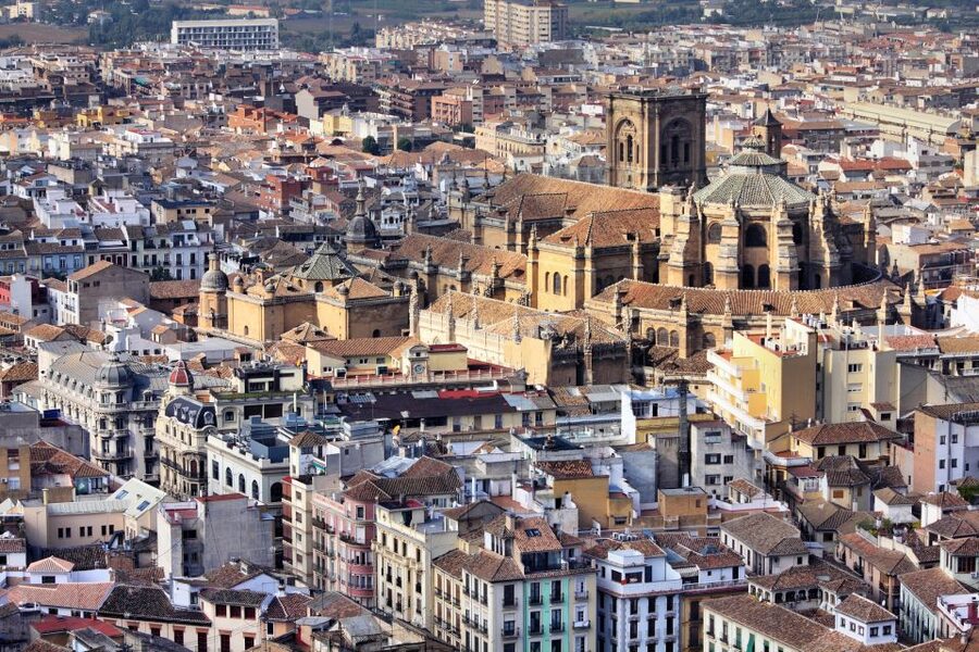Granada: Cathedral and Royal Chapel Guided Tour with Tickets - Language options: pick the one you’ll actually understand