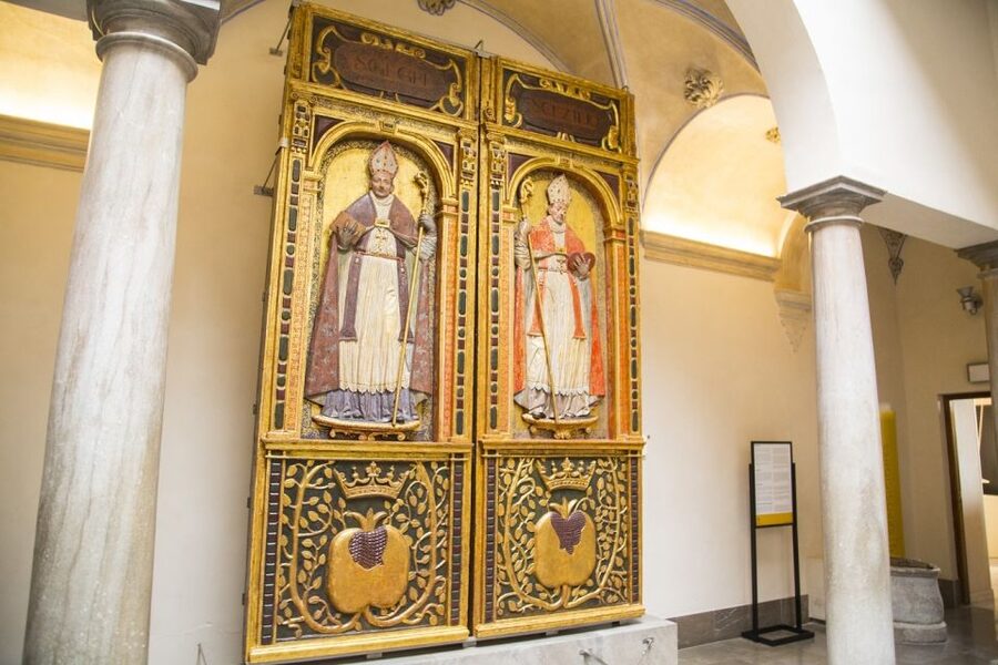 Granada: Cathedral Guided Walking Tour - From Plaza Bib Rambla to the Cathedral Doors