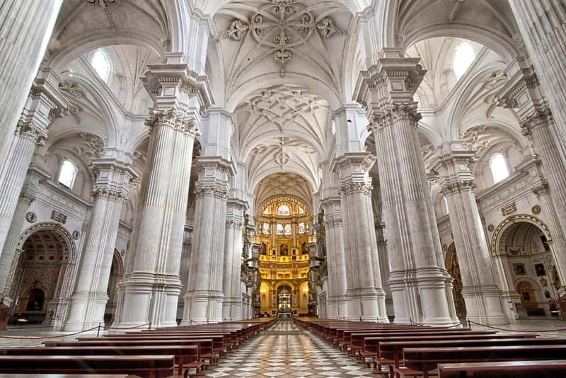 Granada: Cathedral of Granada Entry Ticket - The circular choir and the three-arch rhythm