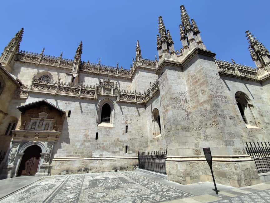 Granada: City center and Albaicin Private Tour - Practical stuff before you go: shoes, sun, and uphill pacing