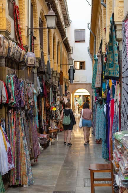 Granada Citycenter&Albayzin - Corral del Carbón: the Nasrid survivor to start your story
