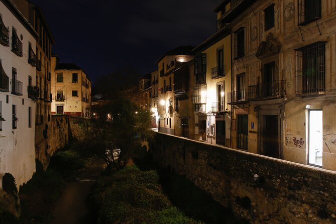 Granada: Ciudad oscura. - Granada Cathedral: a devil story that fits the place