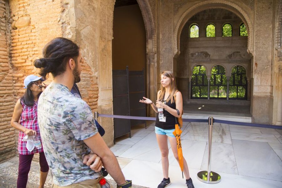 Granada: Combo Alhambra, Albaicín, and Sacromonte Tour - Key Things You’ll Want to Know