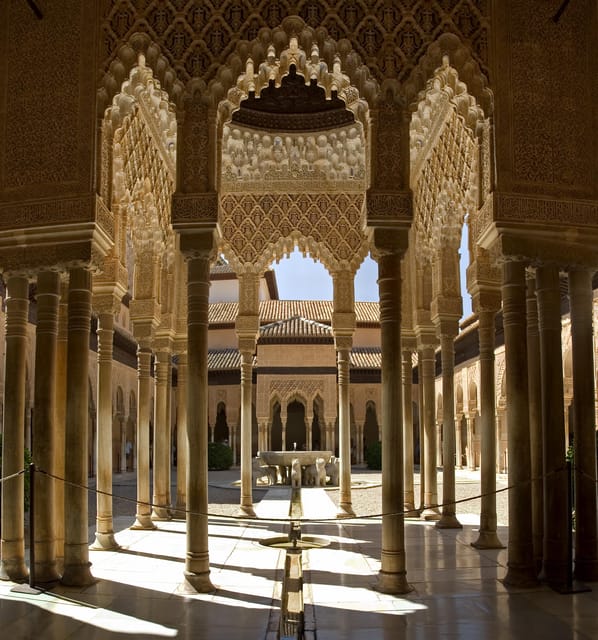 Granada: Combo Alhambra, Albaicín, and Sacromonte Tour - Albaicín and Sacromonte: two hillside neighborhoods, one story