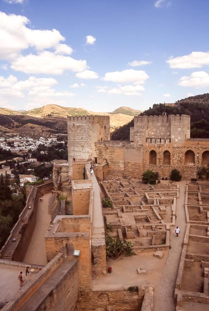 Granada: Combo Alhambra, Albaicín, and Sacromonte Tour - Who this Granada combo tour is best for