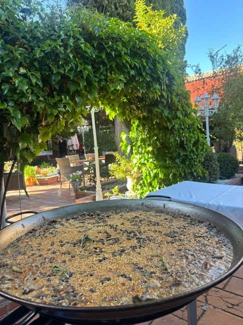 Granada: Dinner with Paella on a Terrace in the Albayzín and Live Flamenco - A terrace dinner in a Granada carmen: why the setting matters