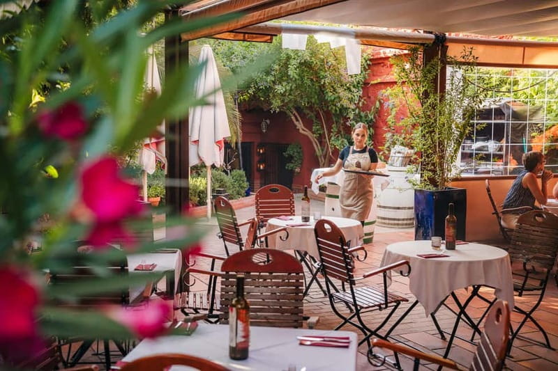 Granada: Dinner with Paella on a Terrace in the Albayzín and Live Flamenco - The menu: strawberry gazpacho, nigiri salad, Iberian ham, then paella