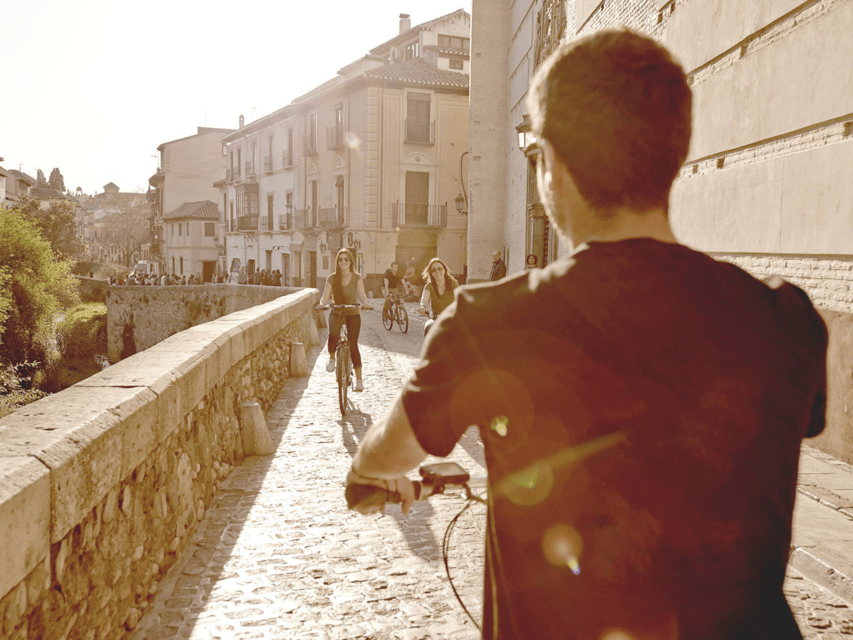 Granada: Electric Bike Tour of Albayzin and Sacromonte - Starting at Carrera del Darro: The Best Way to Get Oriented