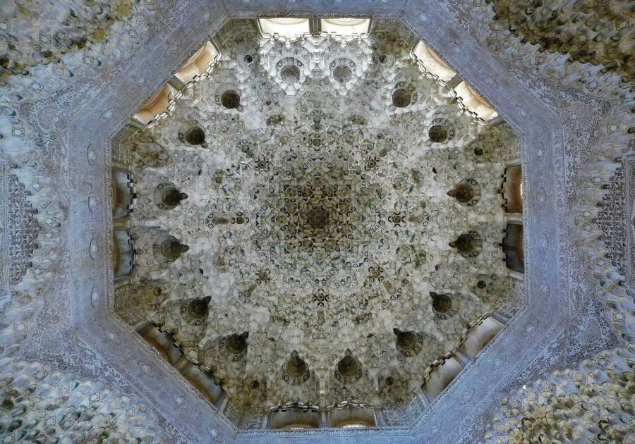 Granada: Fast-Track Alhambra & Nasrid Palaces Guided Tour - What You’ll Actually Do During the 3–4.5 Hours