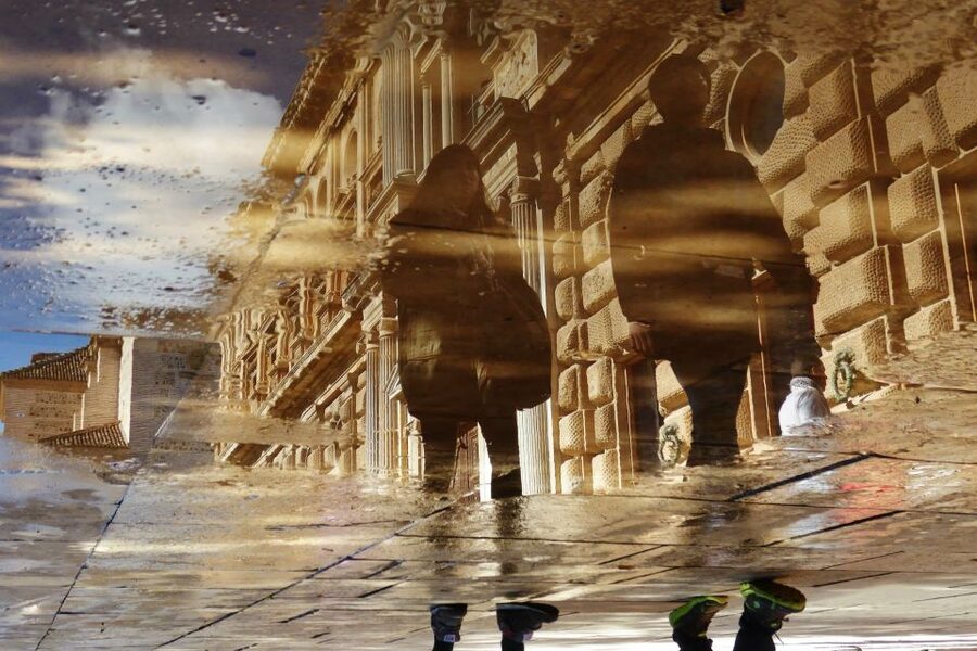 Granada: Fast-Track Alhambra & Nasrid Palaces Guided Tour - Timing, Meeting Points, and Rules That Affect Your Comfort