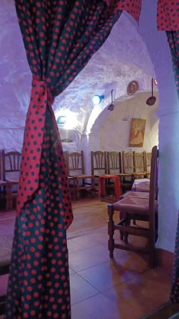 Granada: Flamenco Show Los Parrones in the Sacromonte Caves - Passion and Professionalism: What the Best Reviews Are Telling You