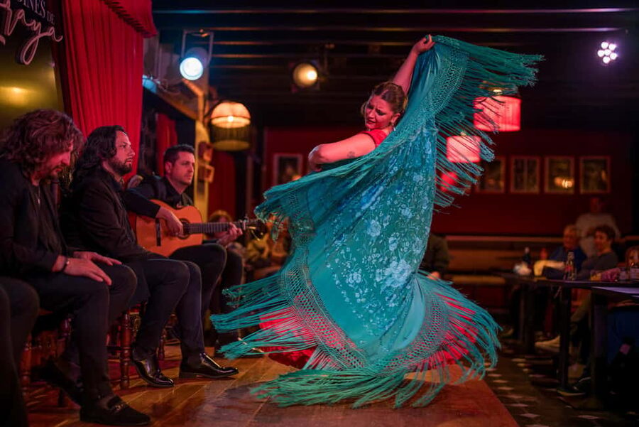 Granada: Flamenco Show with Dinner at Jardines de Zoraya - The Andalusian Dinner: What You’ll Taste Before the Show
