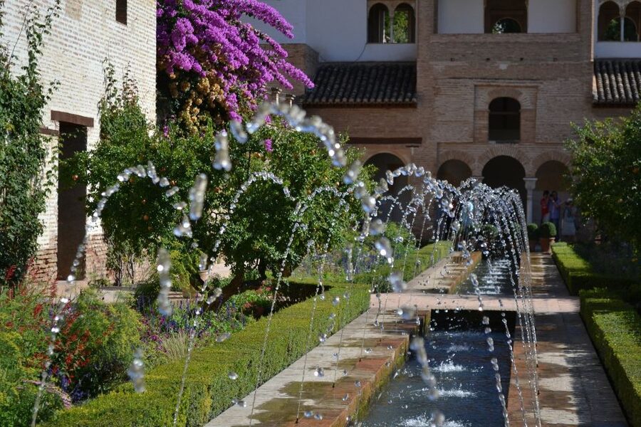 Granada: Full Alhambra Premium Guided Tour with Tickets - Alcazaba and Torre de la Vela: Fortified Granada From the Ground Up