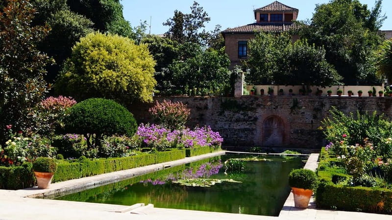 Granada: Gardens of the Alhambra and Generalife Regular Tour - Price and Value: What $51 Buys You (and What It Doesn’t)