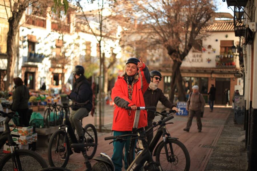 Granada: Highlights & Viewpoints eBike Tour with Tapas Break - Meeting at Bar La Trastienda: the start that sets the tone