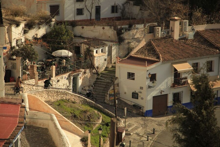 Granada: Highlights & Viewpoints eBike Tour with Tapas Break - What the ride really covers: Albaicín, Sacromonte, and downtown corners