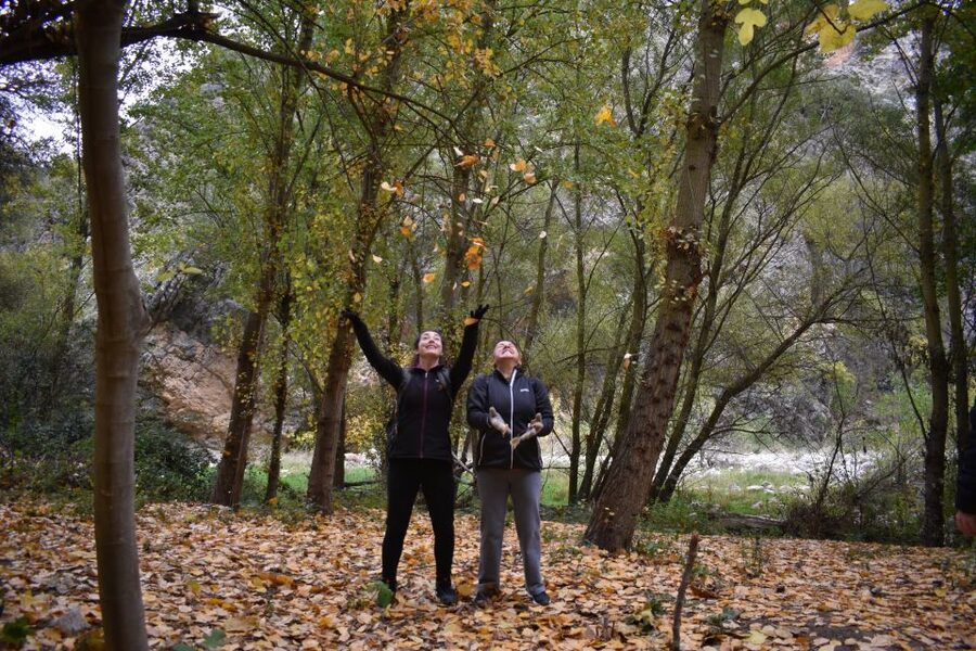 Granada: Hiking along the Gollizno route - Cave paintings search and the La Corcuela fountain pause