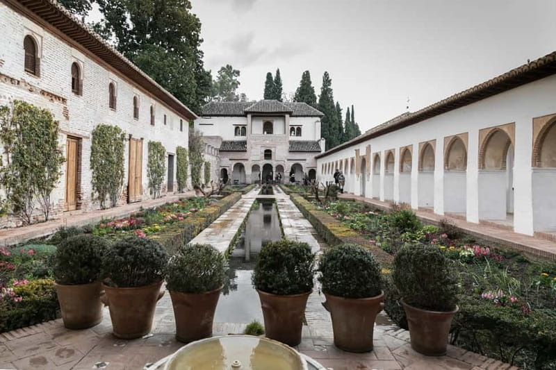 Granada: Last minute ticket Alhambra Tour - What you’re really getting for $88: admissions plus a guide