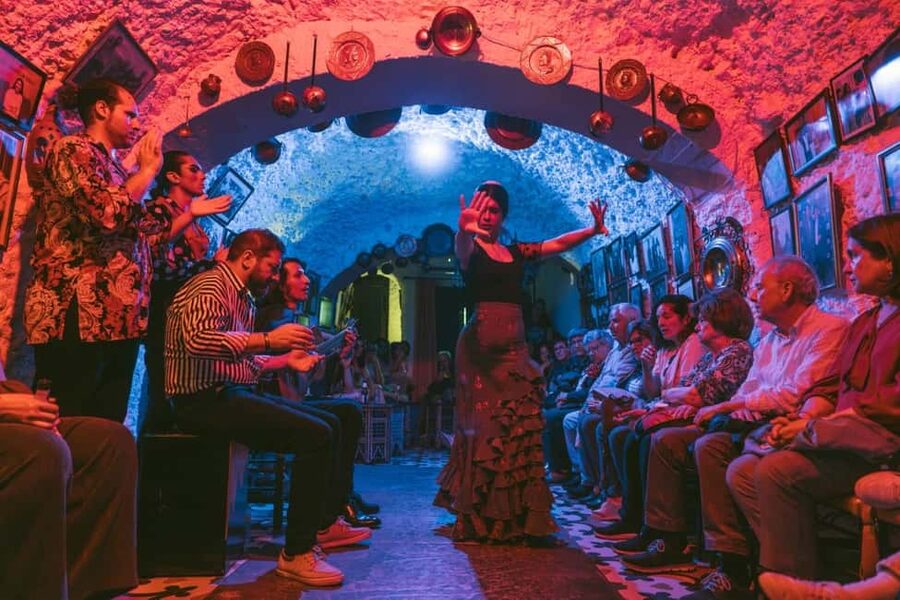 Granada: Los Amayas Cave Flamenco Show in Sacromonte - Key moments you will feel at Los Amayas