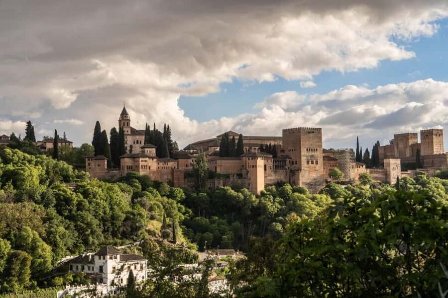 Granada: Los Amayas Cave Flamenco Show in Sacromonte - Price and what makes it feel fair