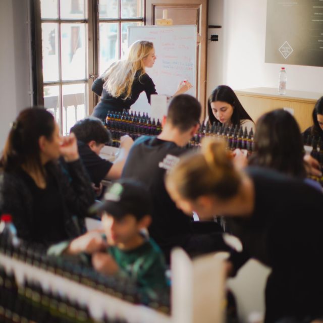 Granada: Perfume Workshop - Museum time: a calming warm-up for your nose