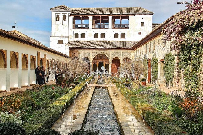 Granada Private Alhambra Tour includes Nazaries Palaces - The real value of a private Granada Alhambra tour