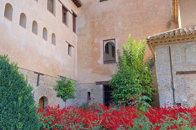 Granada Private Alhambra Tour includes Nazaries Palaces - Documents and names: the small rule that can ruin your day