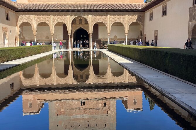 Granada : Private Alhambra Tour + Nazaries Palaces (VIP) - Price and ticket reality: why booking timing matters at Alhambra