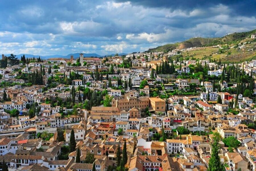 Granada: Private custom tour with a local guide - Viewpoints and the San Miguel stop: worth it, depending on your mood