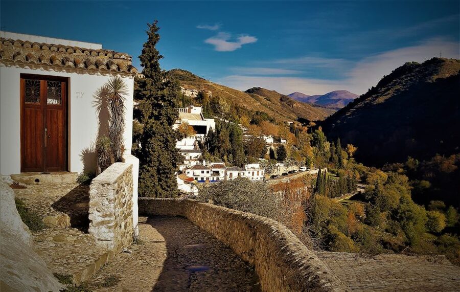 Granada: Private Tour of Albaicín, Sacromonte and Viewpoints - Who This Tour Suits Best (and Who Should Skip It)