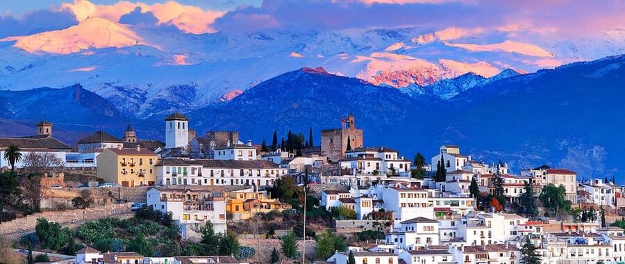 Granada: Private Tour of Albaicín, Sacromonte and Viewpoints - Paseo de los Tristes: A Walk With Built-In Story Clues