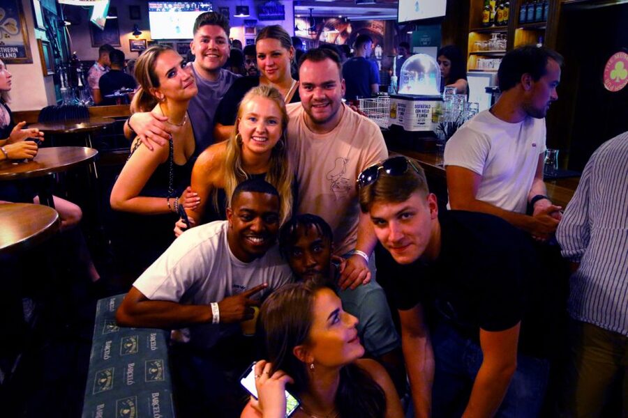Granada: Pubs & Clubs Crawl with Drinks & Club Entry Ticket - The 3.5-Hour Flow: How the Night Moves From Bars to a Nightclub