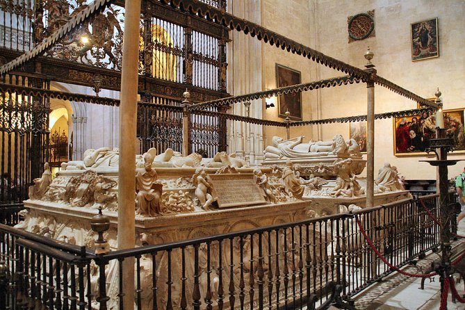 Granada: Royal Chapel and Granada Cathedral Guided Tour - Meeting point and the walk you’ll actually do