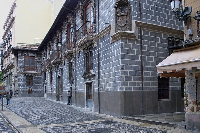 Granada: Royal Chapel guided walking tour - Price and What You Pay For (and Don’t)