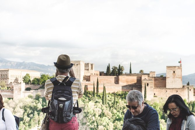 Granada's Hidden Treasures: Albayzin and Sacromonte Walking Tour - Stop 2: Mirador de San Nicolás (15 Minutes)