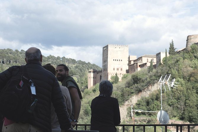 Granada's Hidden Treasures: Albayzin and Sacromonte Walking Tour - Stop 3: Albayzín Walk (About 30 Minutes)