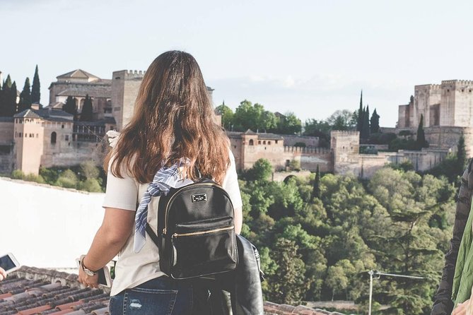 Granada's Hidden Treasures: Albayzin and Sacromonte Walking Tour - Start at Carrera del Darro: A Easy-to-Find, Central Launch